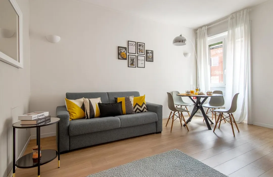 Solari Apartment, Milan Fashion Street-1